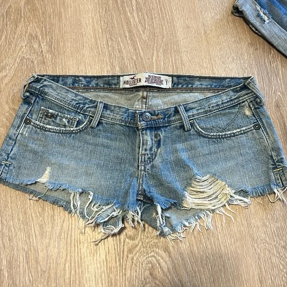 Hollister shorts and skirts - Picture 2 of 13